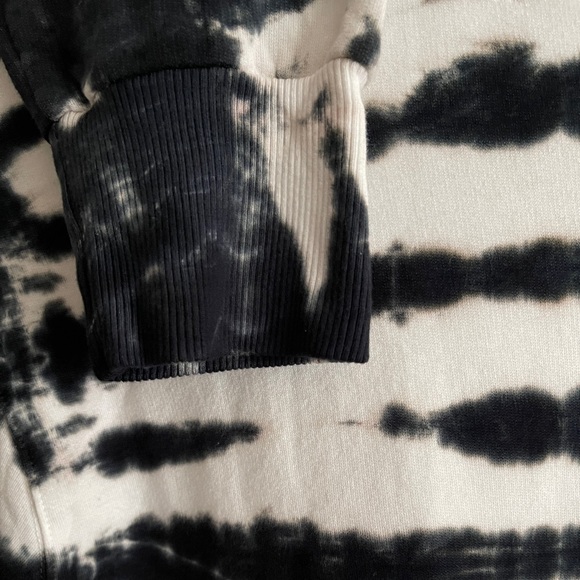 Monrow Tie Dye Sweatshirt. NWT. Made in USA. - Picture 9 of 10